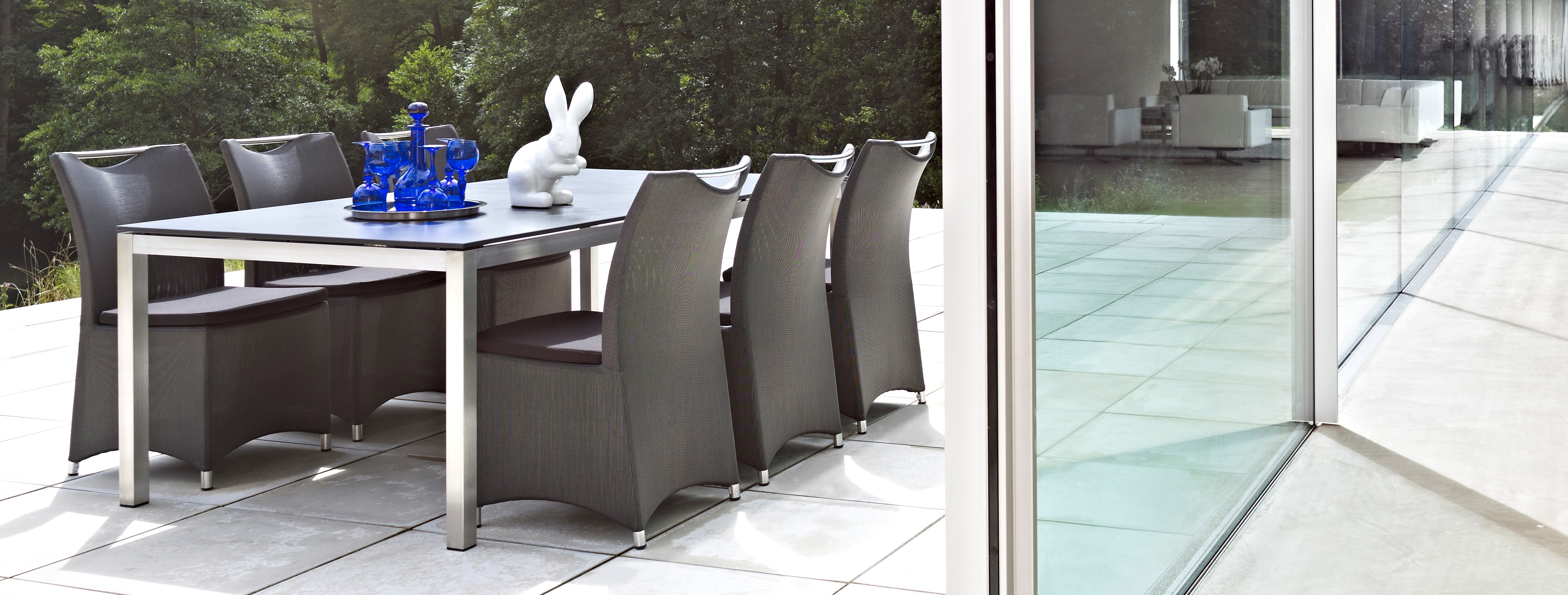 Gloster Furniture Seating Arrangement